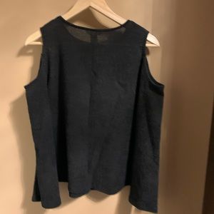 H & M open shoulder blouse